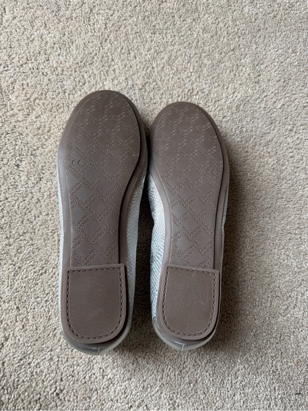 Vionic Silver Bow Ballet Flat 8.5 new metallic comfortable - Picture 3 of 7